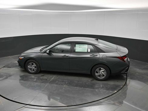 New 2026 Hyundai Elantra SE image 24