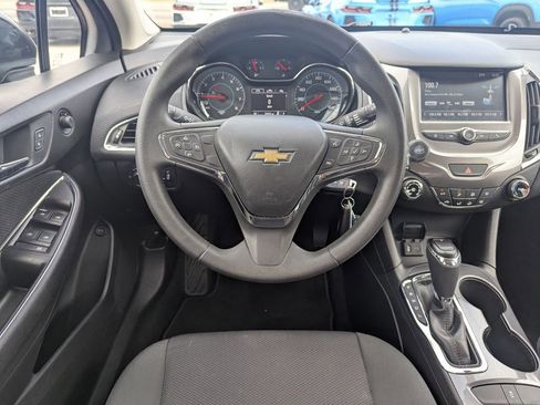 Used 2016 Chevrolet Cruze LT image 11