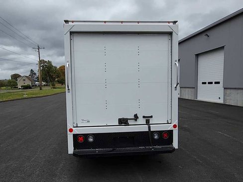 New 2024 Ford E-350 and Econoline 350 Super Duty w/ Power Windows & Locks Group image 7