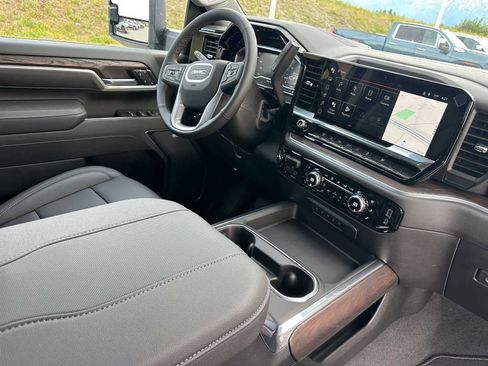 New 2025 GMC Sierra 3500 SLT w/ SLT Convenience Package image 11