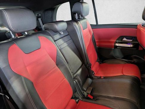 Used 2022 Mercedes-Benz GLB 35 AMG 4MATIC image 23