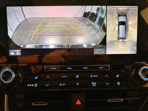 Used 2020 Toyota Highlander Platinum FWD image 28