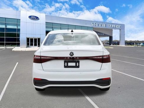 Used 2025 Volkswagen Jetta Sport FWD image 3