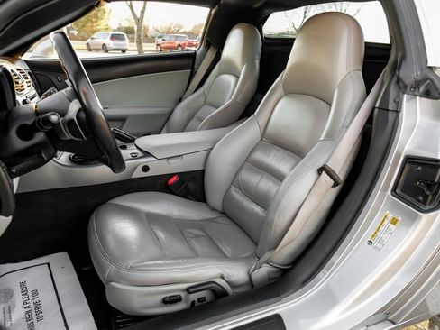 Used 2006 Chevrolet Corvette Coupe w/ Preferred Equipment Group image 32