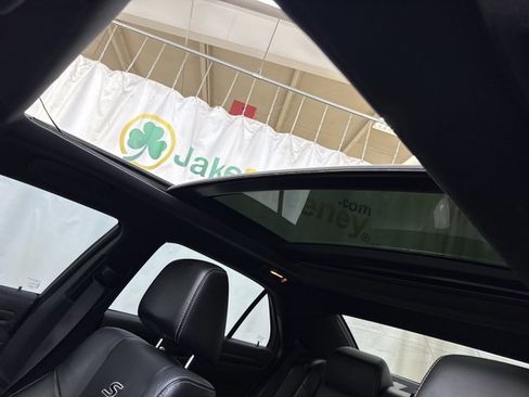 Used 2014 Chrysler 300 S w/ Luxury Group image 24