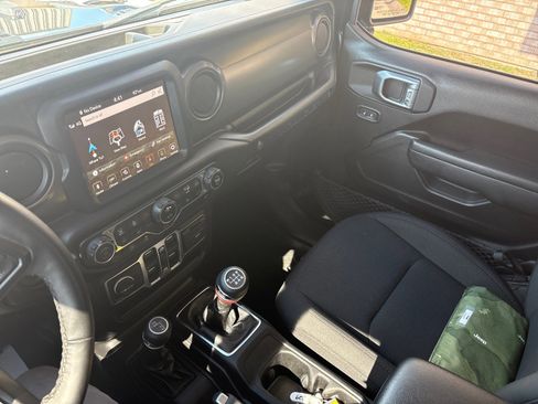 Used 2023 Jeep Wrangler Willys image 16