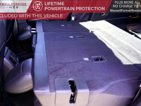 Used 2019 Jeep Cherokee Limited image 30