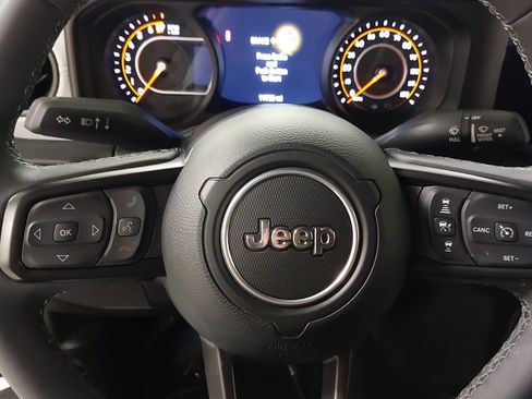 Used 2025 Jeep Gladiator Sport AWD/4WD image 35