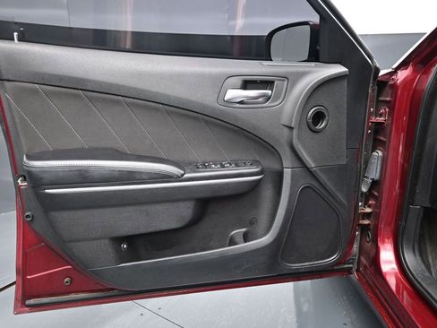 Used 2019 Dodge Charger SXT RWD image 10