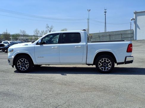 Used 2025 RAM 1500 Laramie AWD/4WD image 4