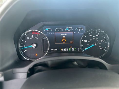 Certified 2022 Ford F250 Lariat w/ Black Appearance Package image 16