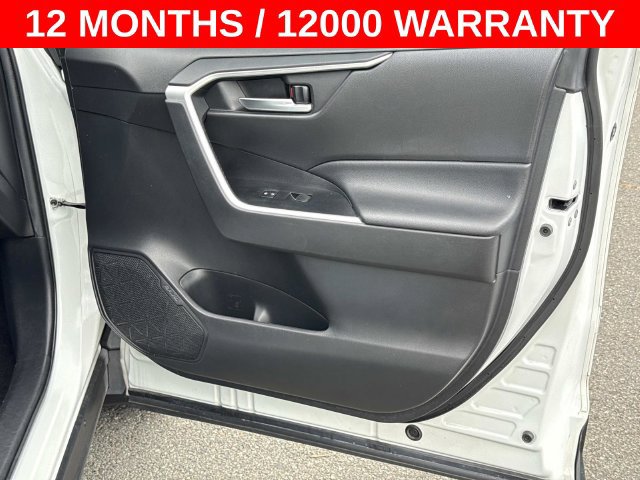 Used 2021 Toyota RAV4 XLE Premium AWD/4WD image 8