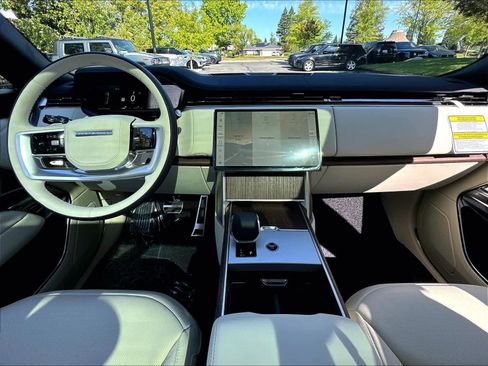 New 2026 Land Rover Range Rover Long Wheelbase SE AWD/4WD image 7
