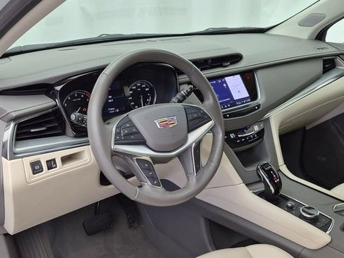 Certified 2023 Cadillac XT5 Premium Luxury w/ LPO, Floor Liner Package AWD/4WD image 9