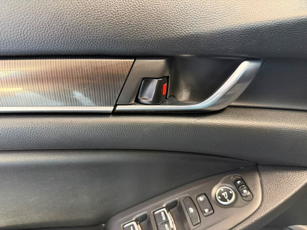 Used 2021 Honda Accord Sport image 12