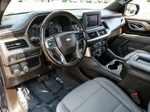 Used 2023 Chevrolet Tahoe LS RWD image 2
