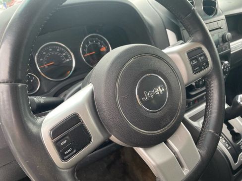 Used 2016 Jeep Compass Latitude image 18