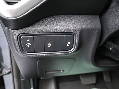 Used 2020 Kia Soul LX image 11