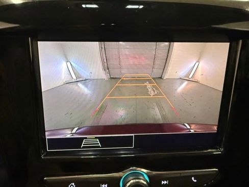 Used 2020 Chevrolet Traverse LT image 22