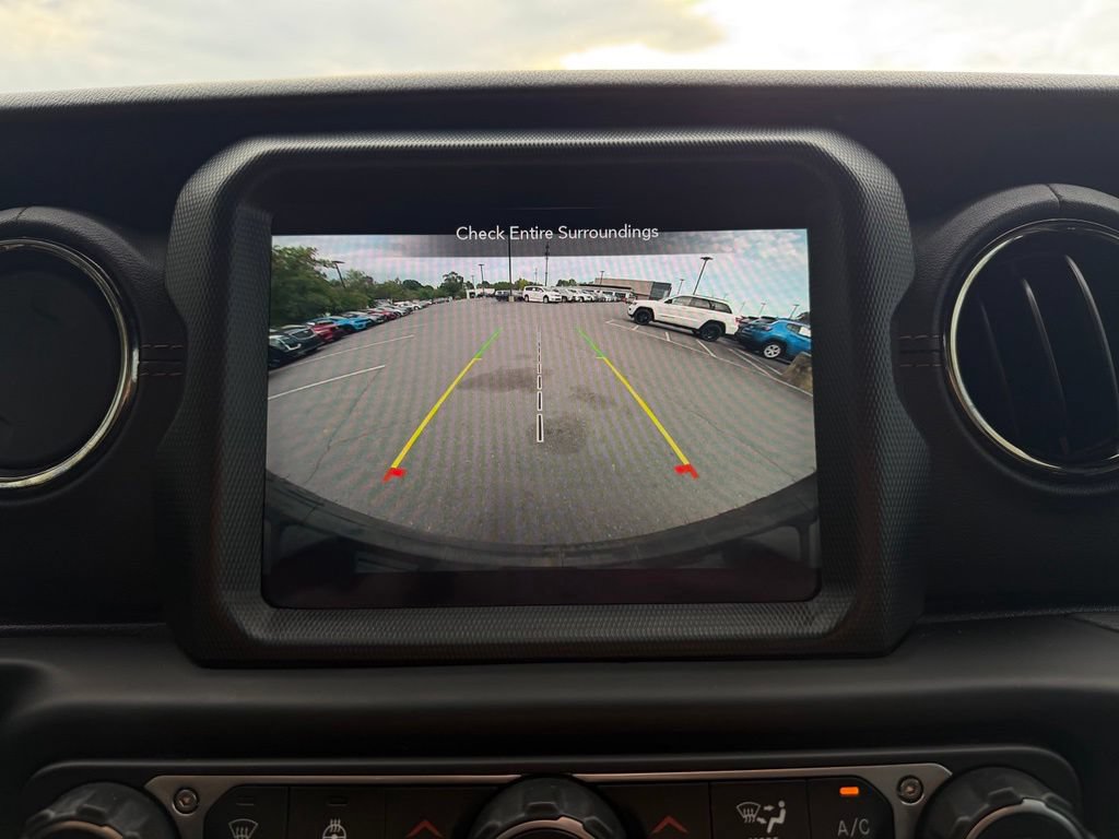 Used 2021 Jeep Wrangler Unlimited Sahara AWD/4WD image 19