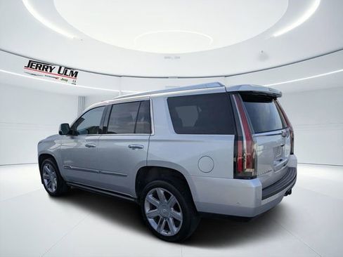 Used 2018 Cadillac Escalade Premium Luxury AWD/4WD image 5
