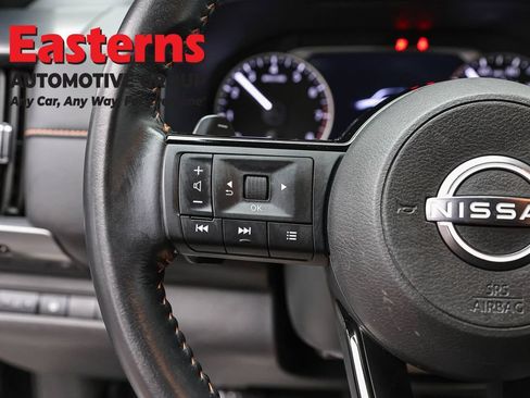 Used 2023 Nissan Pathfinder SV AWD/4WD image 15