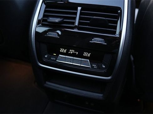 Used 2025 BMW X5 sDrive40i w/ Climate Comfort Package image 22