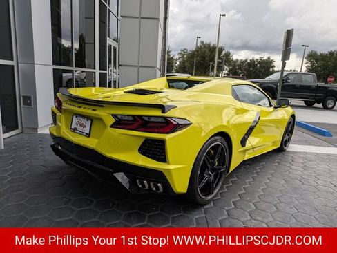 Used 2024 Chevrolet Corvette Stingray Convertible RWD image 3