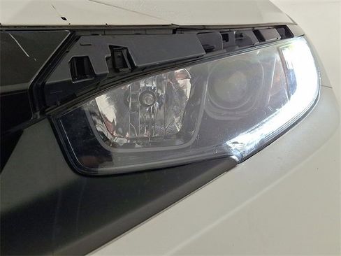 Used 2019 Honda Civic EX-L image 12