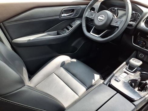 Used 2023 Nissan Rogue SL w/ SL Premium Package FWD image 10