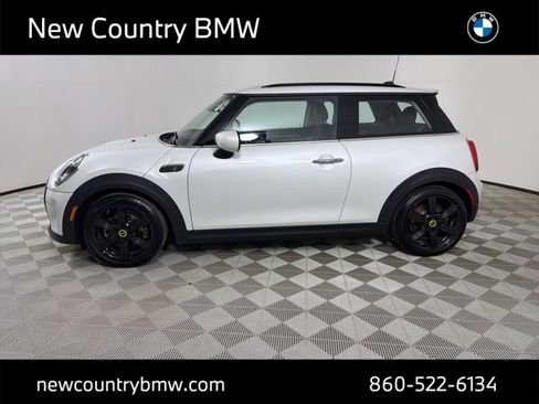 Used 2024 MINI Cooper SE w/ Signature Upholstery Package image 4