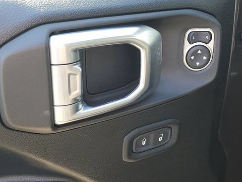 Used 2022 Jeep Wrangler Sport AWD/4WD image 21