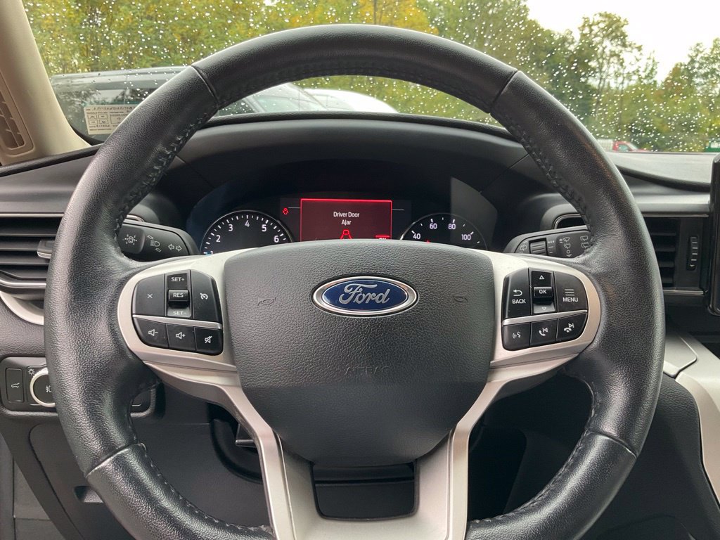 Used 2021 Ford Explorer XLT w/ Equipment Group 202A AWD/4WD image 7