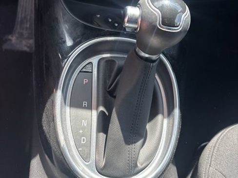 Used 2015 Kia Soul ! FWD image 13