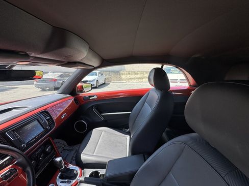 Used 2018 Volkswagen Beetle 2.0T S FWD image 30