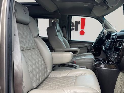 Used 2023 GMC Savana 2500 Extended RWD image 16