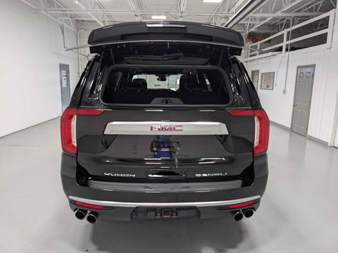 Used 2023 GMC Yukon XL Denali w/ Denali Reserve Package AWD/4WD image 8