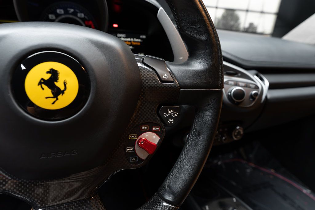 Used 2015 Ferrari 458 Italia Coupe RWD image 38