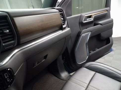 Used 2024 Chevrolet Silverado 2500 High Country image 11