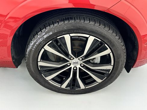 Used 2023 Volvo XC60 B5 Plus w/ Protection Package Premier image 11