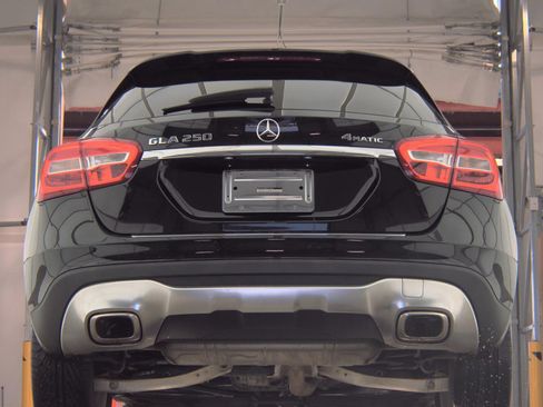 Used 2019 Mercedes-Benz GLA 250 4MATIC image 4