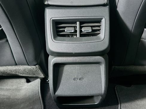 Used 2024 Chevrolet Equinox EV RS FWD image 29