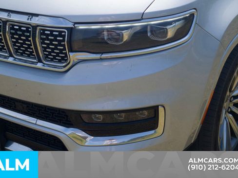 Used 2023 Jeep Grand Wagoneer L Series II AWD/4WD image 13