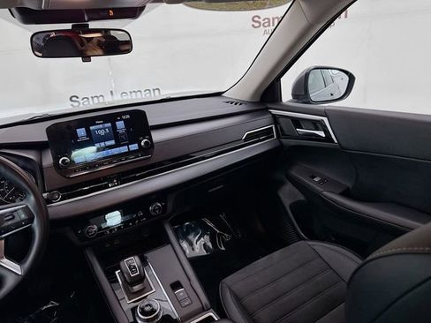 Used 2024 Mitsubishi Outlander SE Black Edition image 22