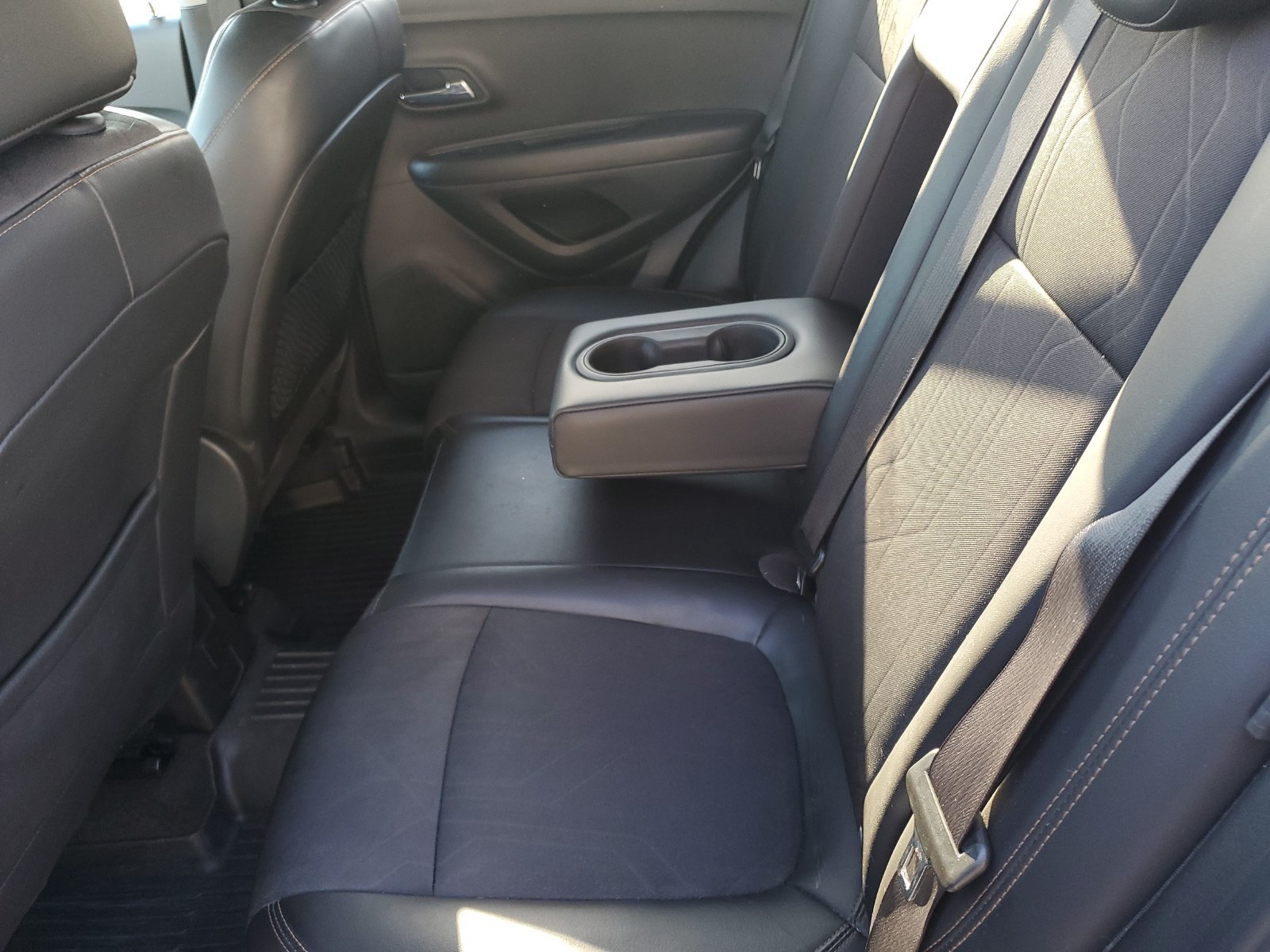Used 2020 Chevrolet Trax LT w/ LT Convenience Package FWD image 12