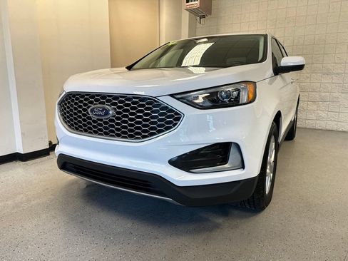 Used 2024 Ford Edge SEL AWD/4WD image 36