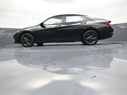 Certified 2023 Hyundai Elantra Blue FWD image 32
