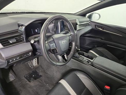Used 2025 Toyota Camry SE FWD image 15