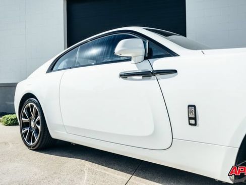 Used 2019 Rolls-Royce Wraith RWD image 34