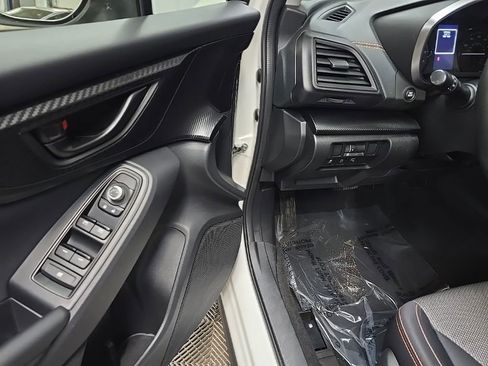 Used 2023 Subaru Crosstrek 2.0i Premium image 28